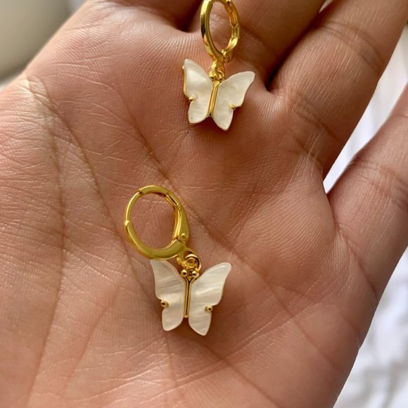 Neiman Marcus Butterfly Gold Dangle 14K Gold Plated Hoop Earrings with Clover - Picture 2 of 6